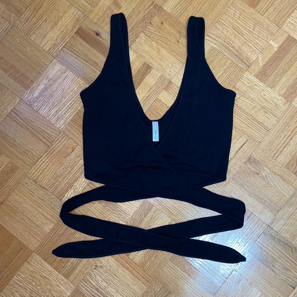 Aritzia - Wilfred Free body wrap crop top xxs